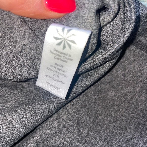 ATHLETA gray 3/4 leggings size M - Picture 7 of 8